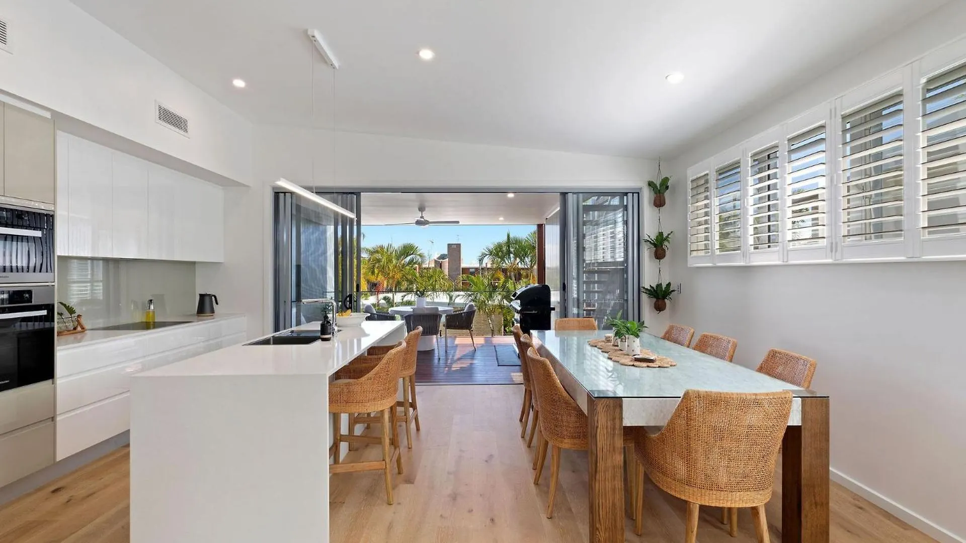 Rooftop Alexandra Headland Holiday home